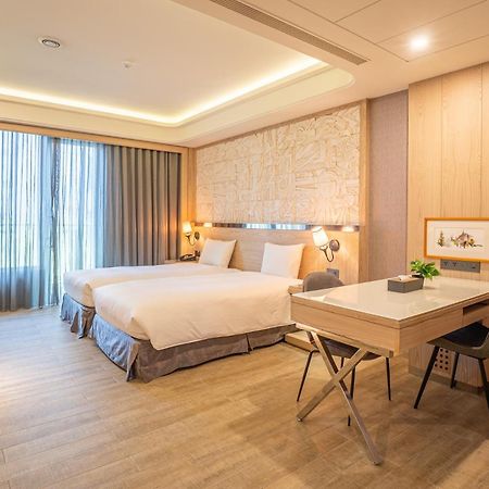 Guide Hotel Taichung Ziyou Eksteriør bilde