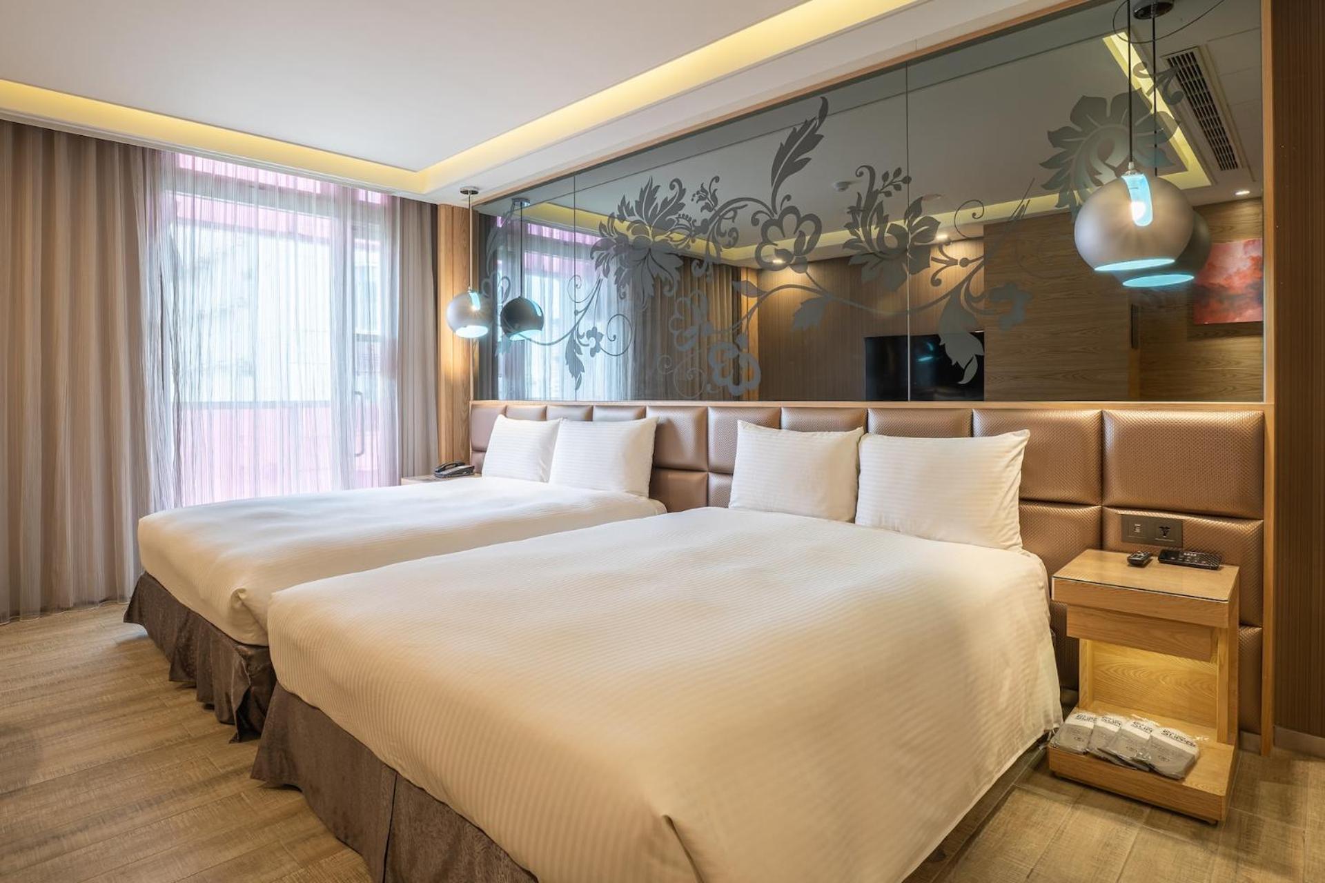 Guide Hotel Taichung Ziyou Eksteriør bilde