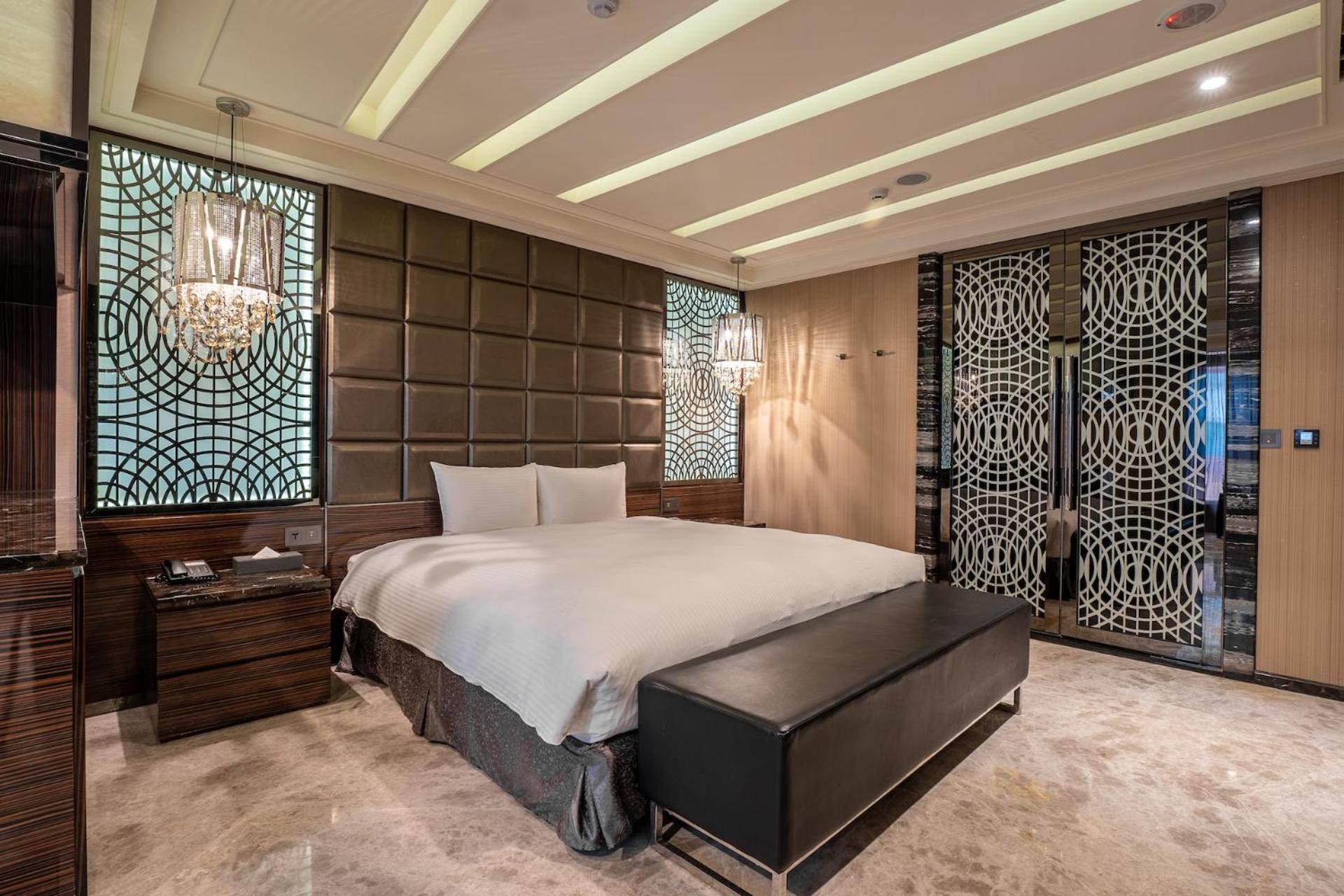 Guide Hotel Taichung Ziyou Eksteriør bilde