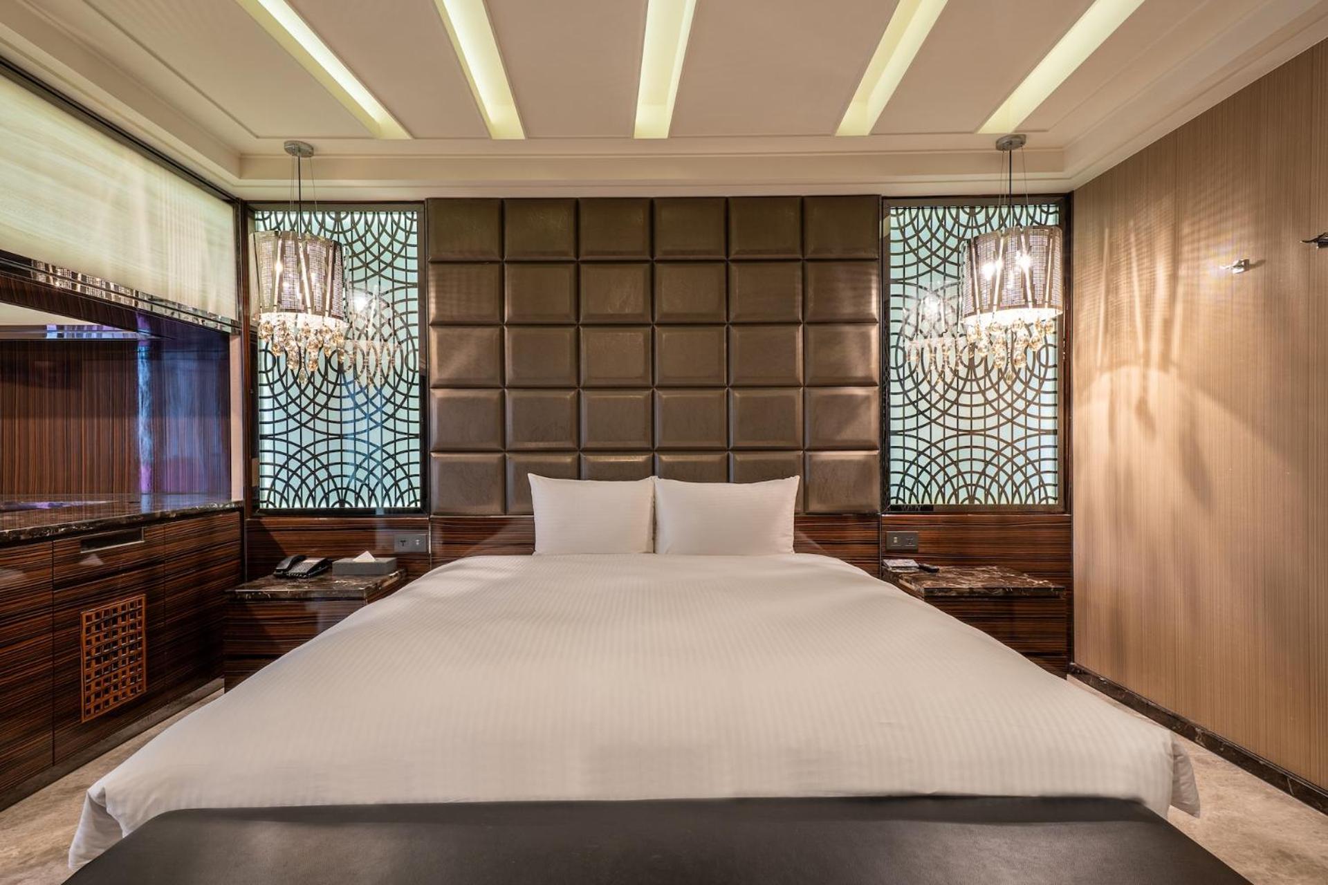Guide Hotel Taichung Ziyou Eksteriør bilde