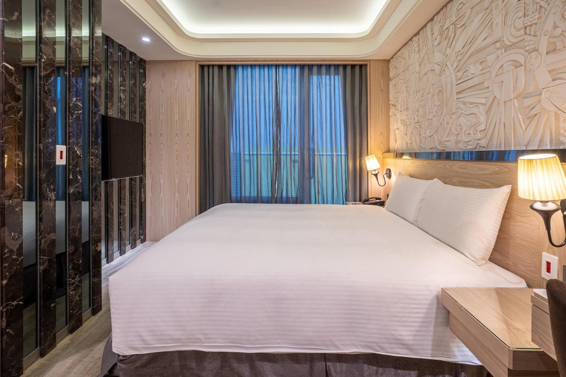 Guide Hotel Taichung Ziyou Eksteriør bilde